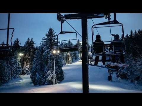 Video tour of a slopeside Silver Creek studio at Snowshoe Resort that sleeps six, marketed as a great rental property, listed for $105,000.